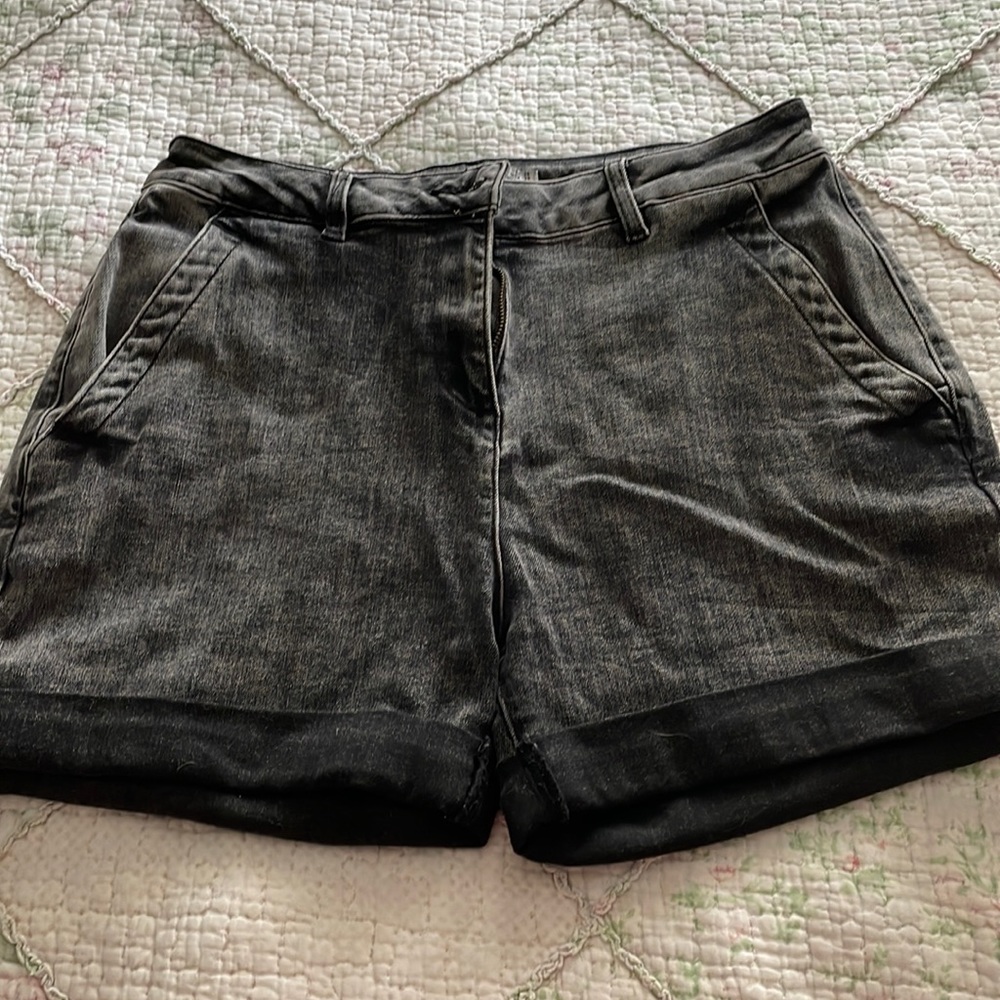 Grey short shorts